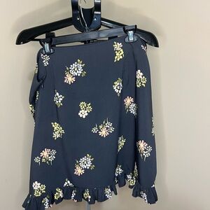 Gray Floral EUC Loft Size 16 Ruffled Bottom Straight Skirt